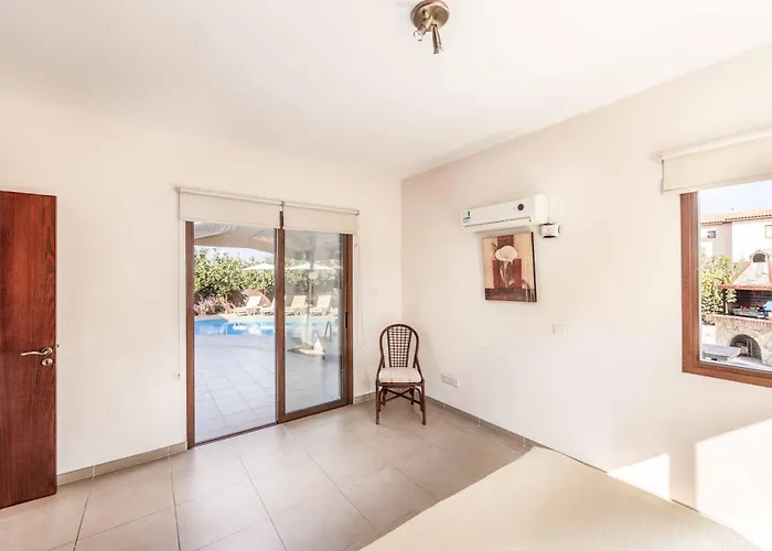 Stavros Βίλα Πόλη